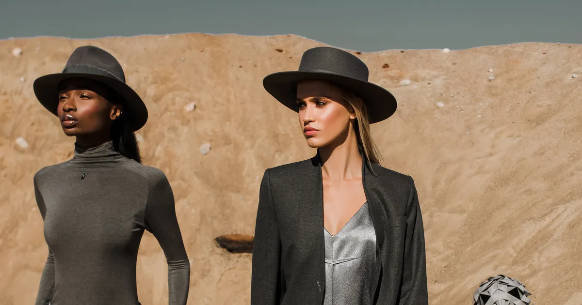 Brand No. 8 näitab, kuidas minimalism toob naise loomuliku ilu esile