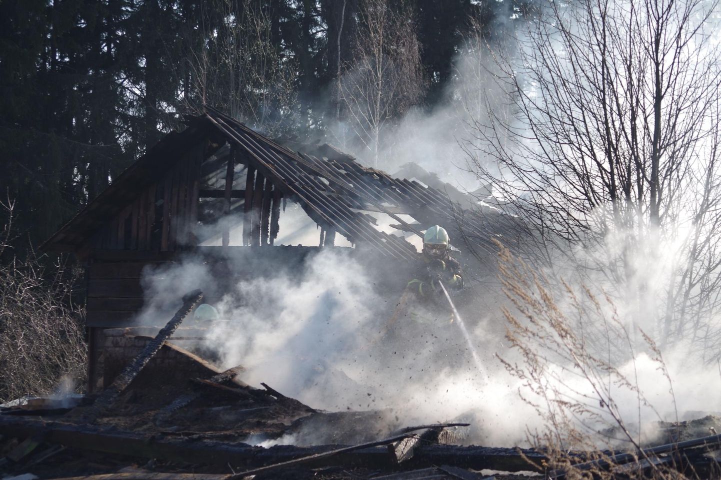 6. aprillil puhkes tulekahju Võru vallas Kasaritsa külas. Põlengu tagajärjel hukkus eakas naine. 