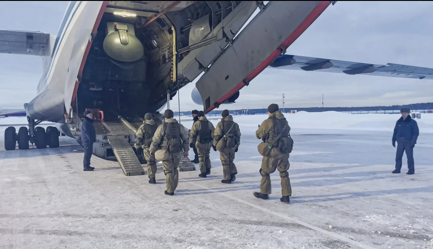 Российские военные отправляются в Казахстан.