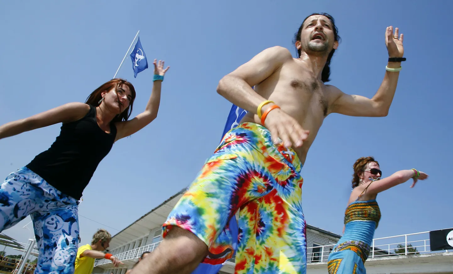 Zumba pidu Pärnu rannas.