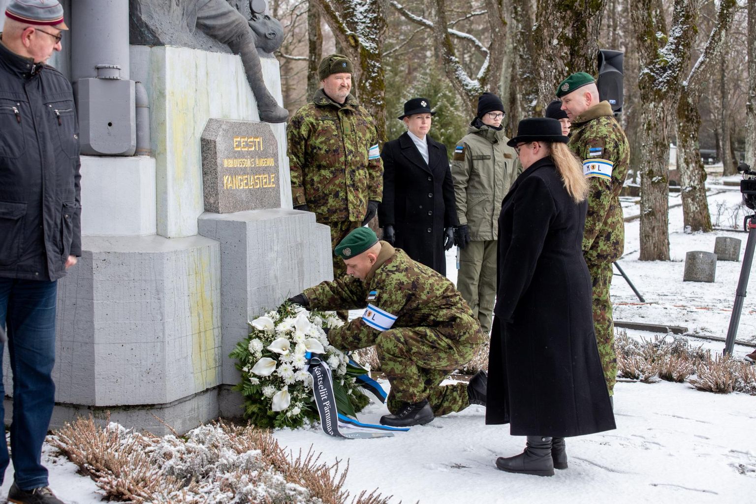Pärnus tähistati Tartu rahu aastapäeva Alevi kalmistul.