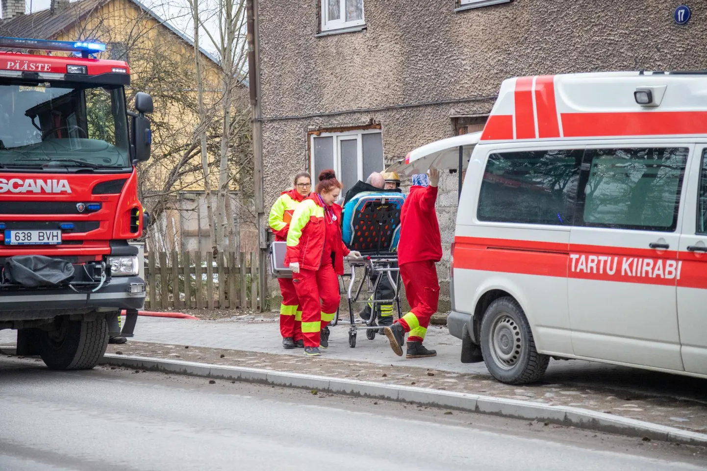 Vingugaasi mürgitusega mees viidi haiglasse.