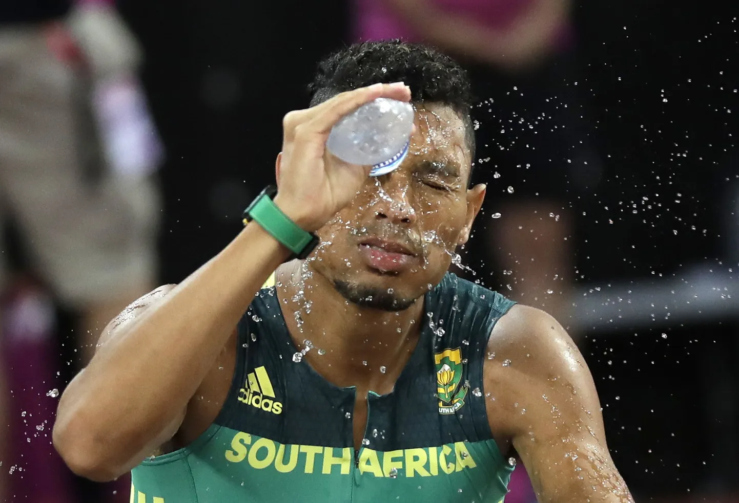 Wayde Van Niekerk mõtleb edaspidi ilmselt kaks korda, enne kui ragbiväljakule jookseb.
