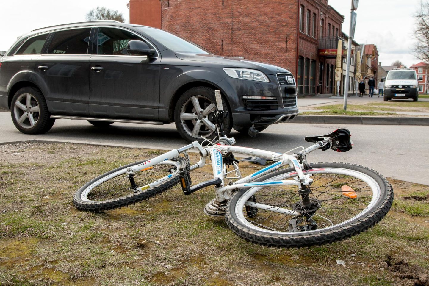 Õnnetus jalgrattaga viis ratturi haiglasse. Foto on illustreeriv.