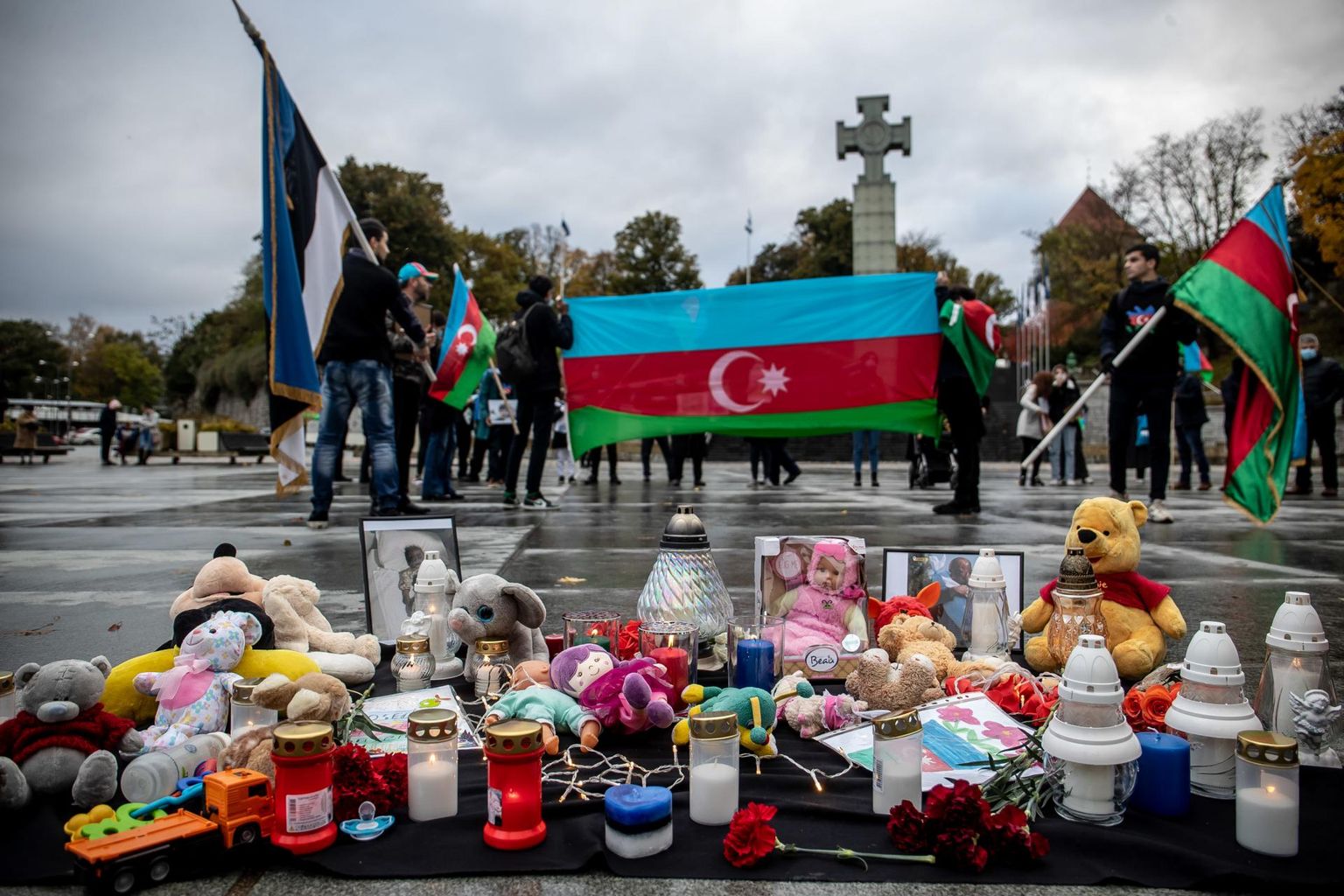 Eesti aserid mälestasid Mägi-Karabahhi konfliktis hukkunud lapsi.