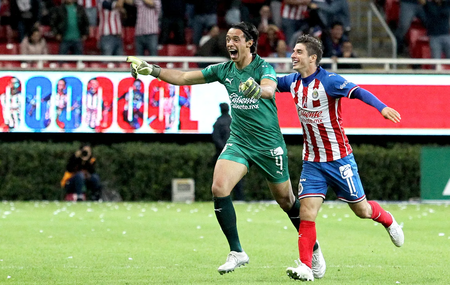 Antonio Rodriguez värava üle rõõmustamas