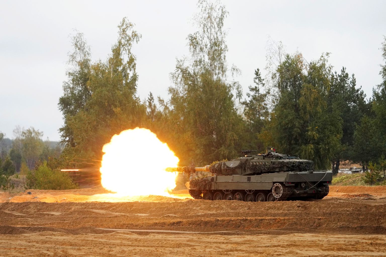 Hispaania kaitseväe tank Leopard 2 sõjalisel õppusel Silver Arrow 2022. Foto on tehtud möödunud aasta 29. septembril Lätis Adazis