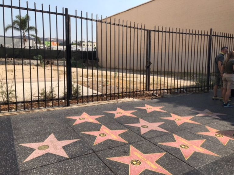 Donald Trumpi nimega võltstähed Hollywoodi bulvaril
