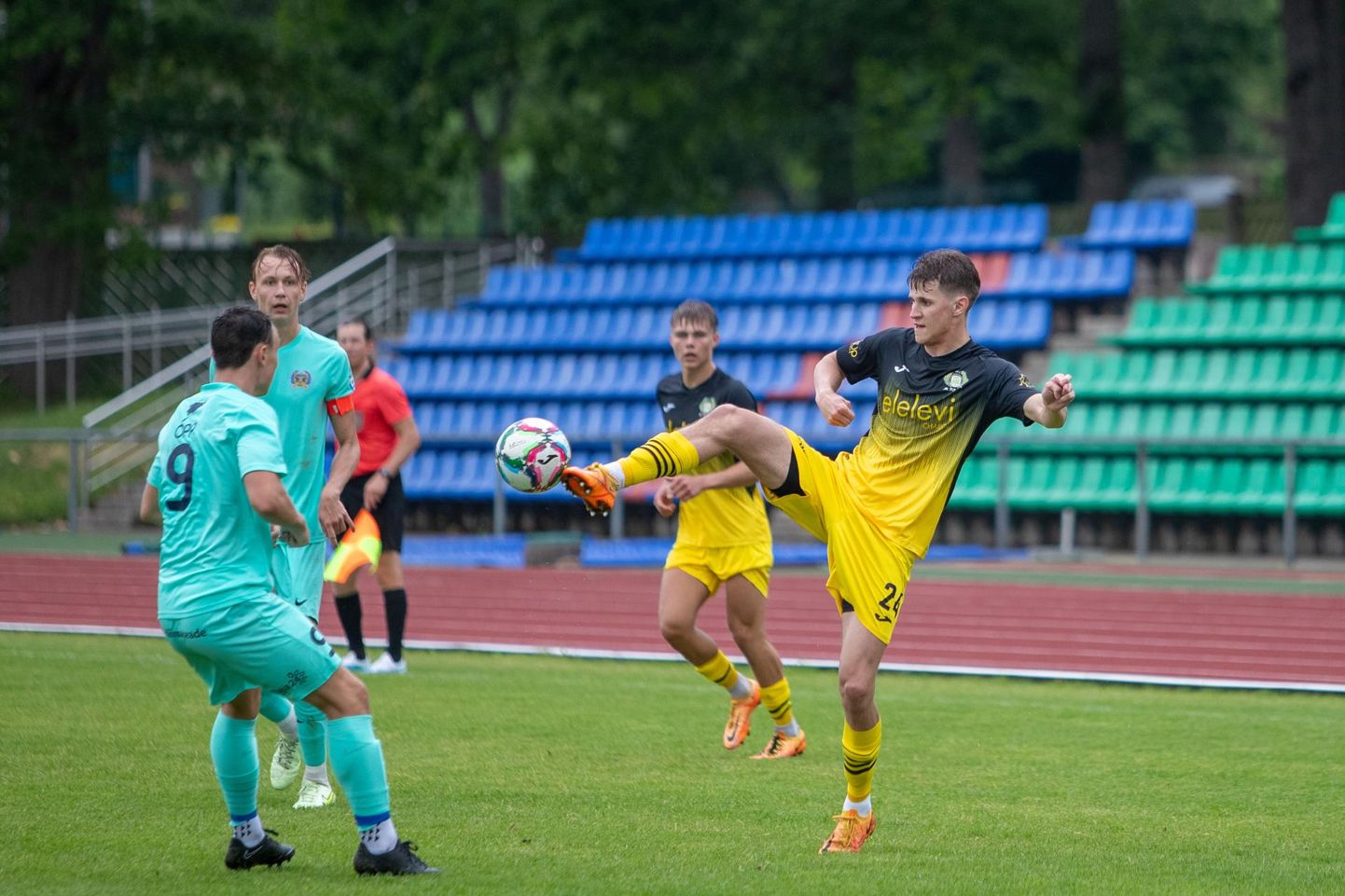 Pühapäeval tuli Viljandi Tulevikul kodustaadionil esiliiga B 19. mänguvoorus Kuressaare U21 esinduse 3:0 paremust tunnistada.