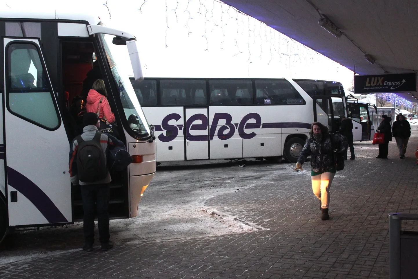 Esmaspäevast saab osade SEBE bussidega odavamalt Tallinnast Viljandisse.