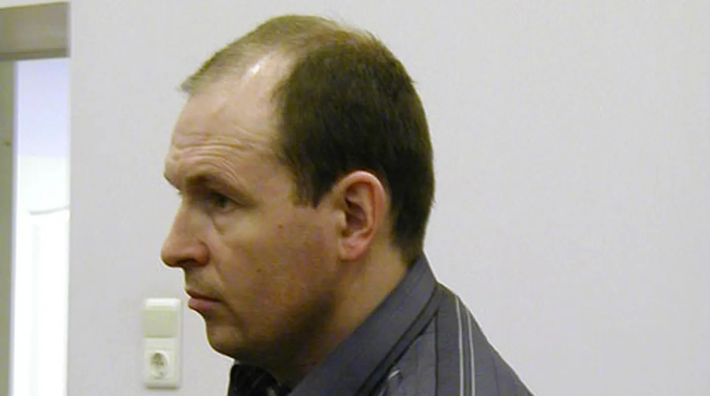 Kaader aastast 2002. Aleksei Maksimov jäi kohtus süüdi Nikolai Knjazevilt vabaduse võtmises ning tema uputamises.