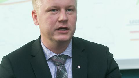 Kalle Pallingu asemel tuleb parlamenti Mart Võrklaev