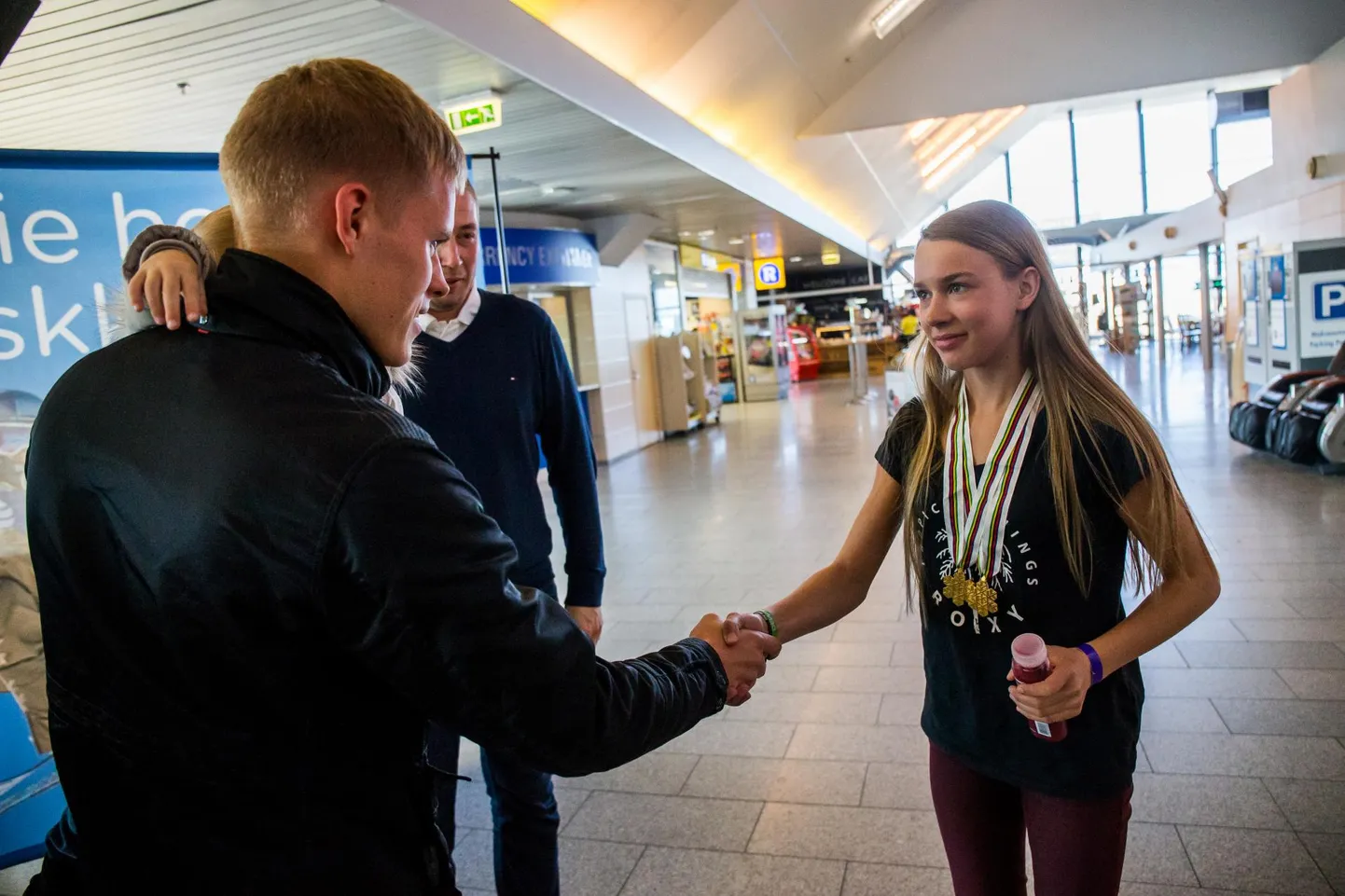 Ott Tänaku ja Kelly Sildaru juhukohtumine lennujaamas.