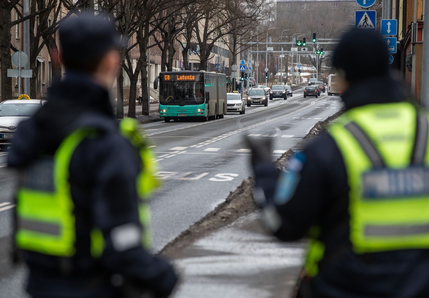 Politseireid Gonsiori tänaval bussirajal sõitjate tabamiseks.
