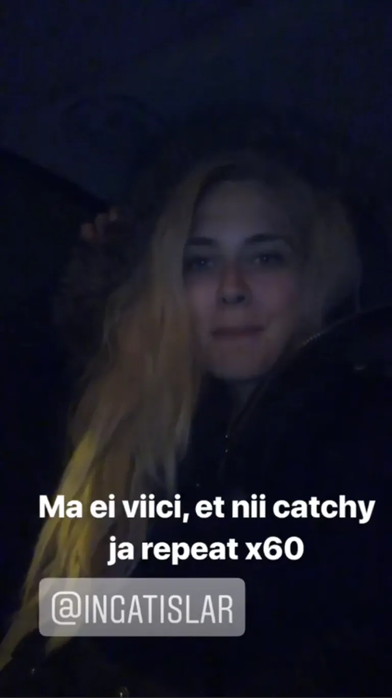 Brigitte Susanne Hunt laulab Inga Tislari loole meeleolukalt kaasa