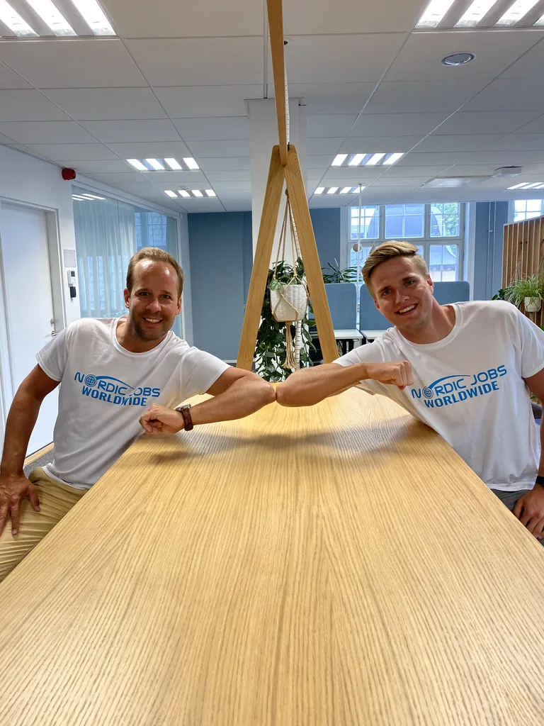 Mart Kevin Põlluste (paremal) koos Nordic Jobs Worldwide tegevjuhi Rickard Fritjofssoniga.