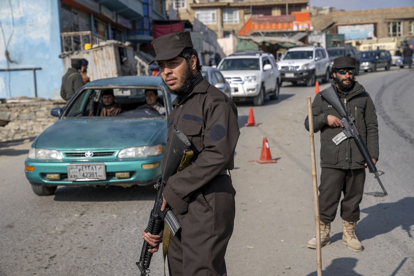 Talibani võitlejad Kabuli tänaval patrullimas. Foto on illustratiivne.