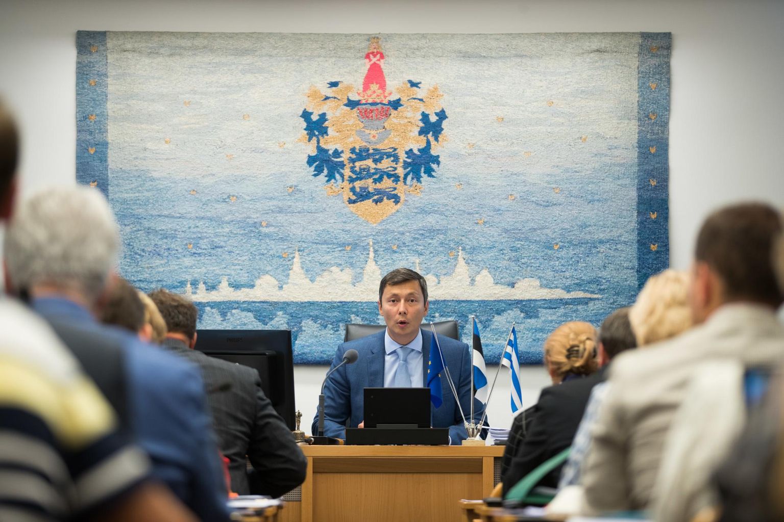 Tallinna linnavolikogu esimees Mihhail Kõlvart tuli välja ettepanekuga vähendada linnavolikogu liikmete arvu 79-lt 63-le.