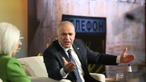 GARRI KASPAROV ⟩ Venelasi tuleb veenda, et impeerium on surnud