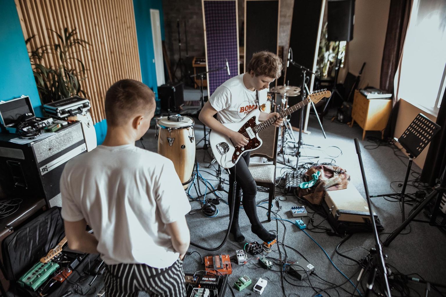 The Boondocks näitas Pärnu stuudios uue singli valmimisprotsessi. 
