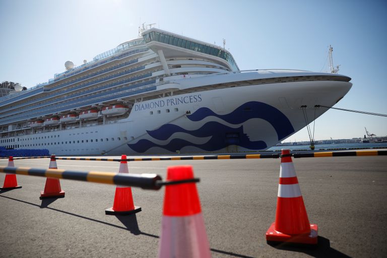 Kruiisilaev Diamond Princess Jaapani Yokohama sadama Daikoku kai ääres