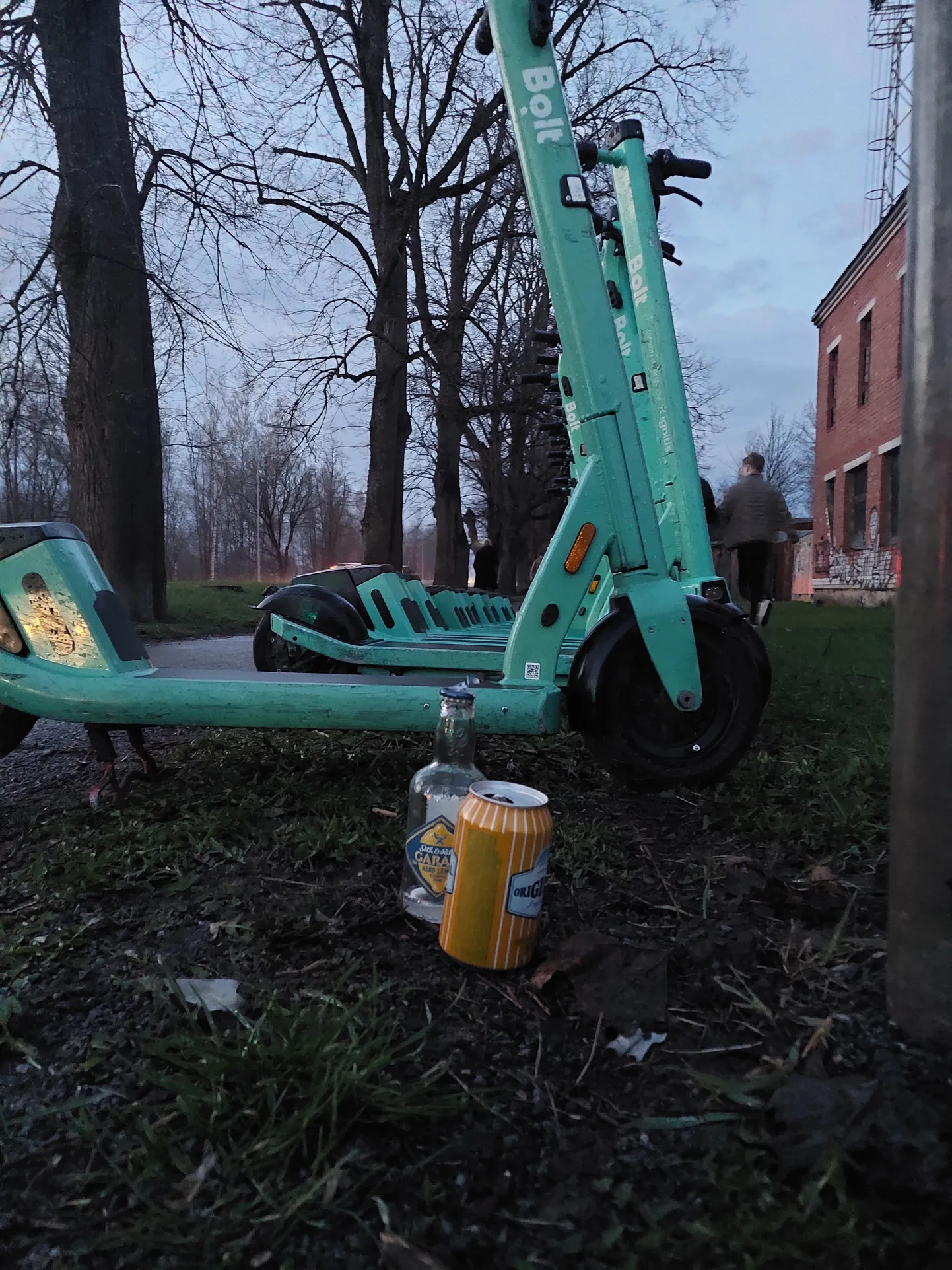 Suviste traumade taga on pahatihti nii alkohol kui tõukerattad. Foto on illustreeriv.