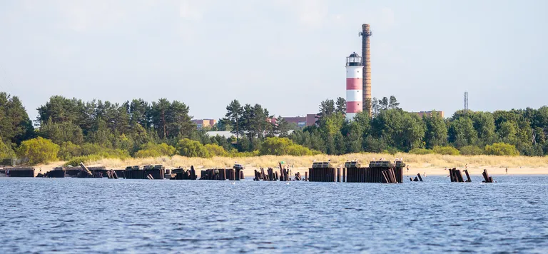 Kalalaeva STB-7200 vrakk on nüüdseks lahe põhjas Narva-Jõesuu ranniku lähedal mutta mattunud. Vraki lähedale rajati 1980. aastatel jõesuuet kaitsev muul, mille aga tormid on aja möödudes ära lõhkunud. Eriti karmid tormid möllavad siin tavaliselt detsembris ja jaanuaris.