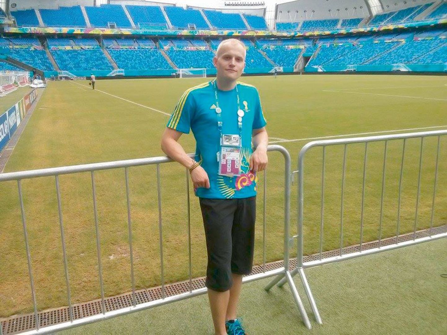 Tartu noormees Martin Altraja Brasiilias Natali staadionil maailmakuulsaid jalgpallistaare ootamas.