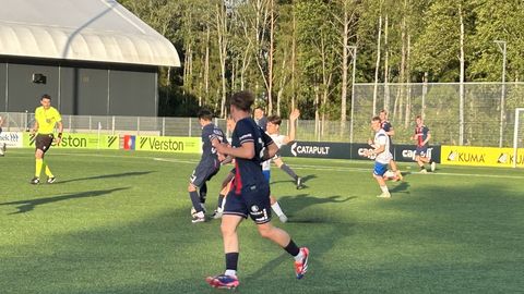 Jalgpallurid naasevad suvepuhkustelt