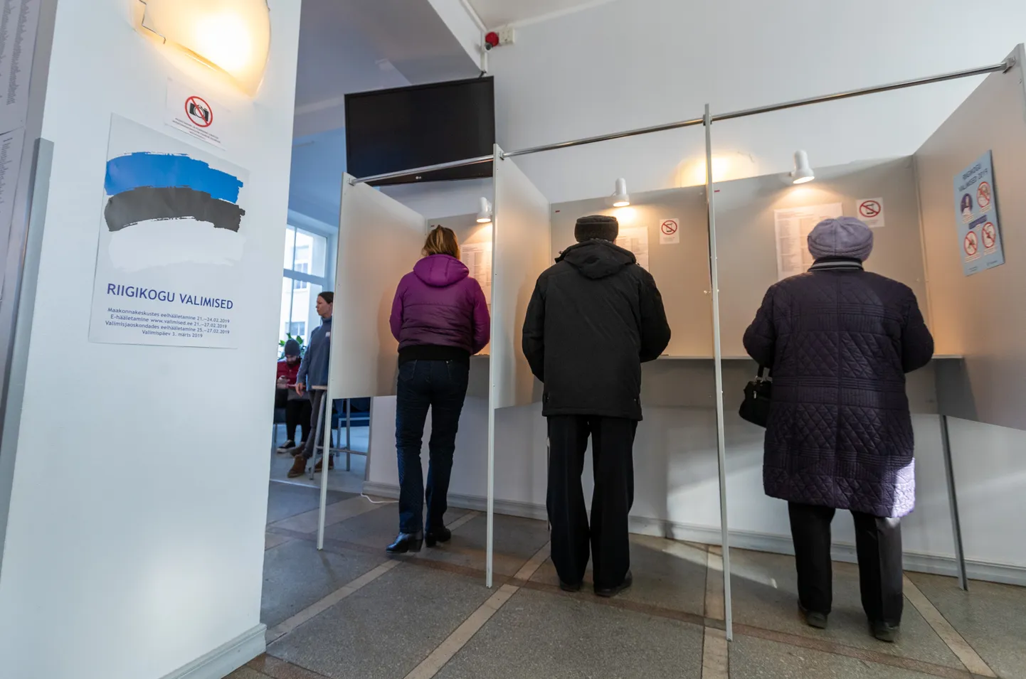Riigikogu valimised Tallinnas. Valimisjaoskond Pae Gümnaasiumis.