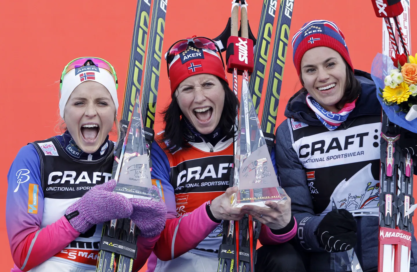 Norralannad Therese Johaug (vasakult), Marit Björgen ja Heidi Weng võivad rõõmustada - tulevad võidud, tuleb ka raha.