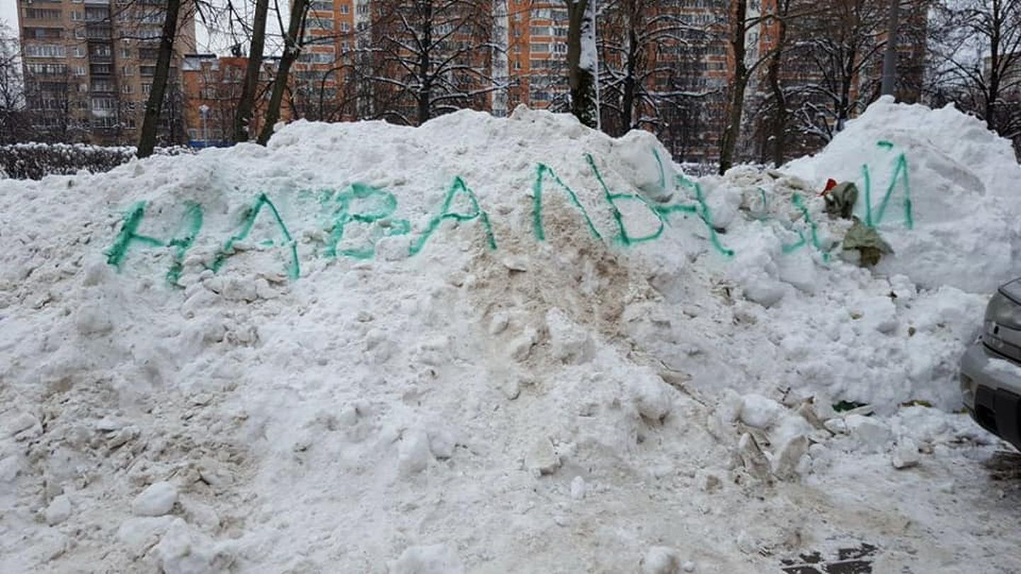 Navalnõi nimega lumehang Moskvas.