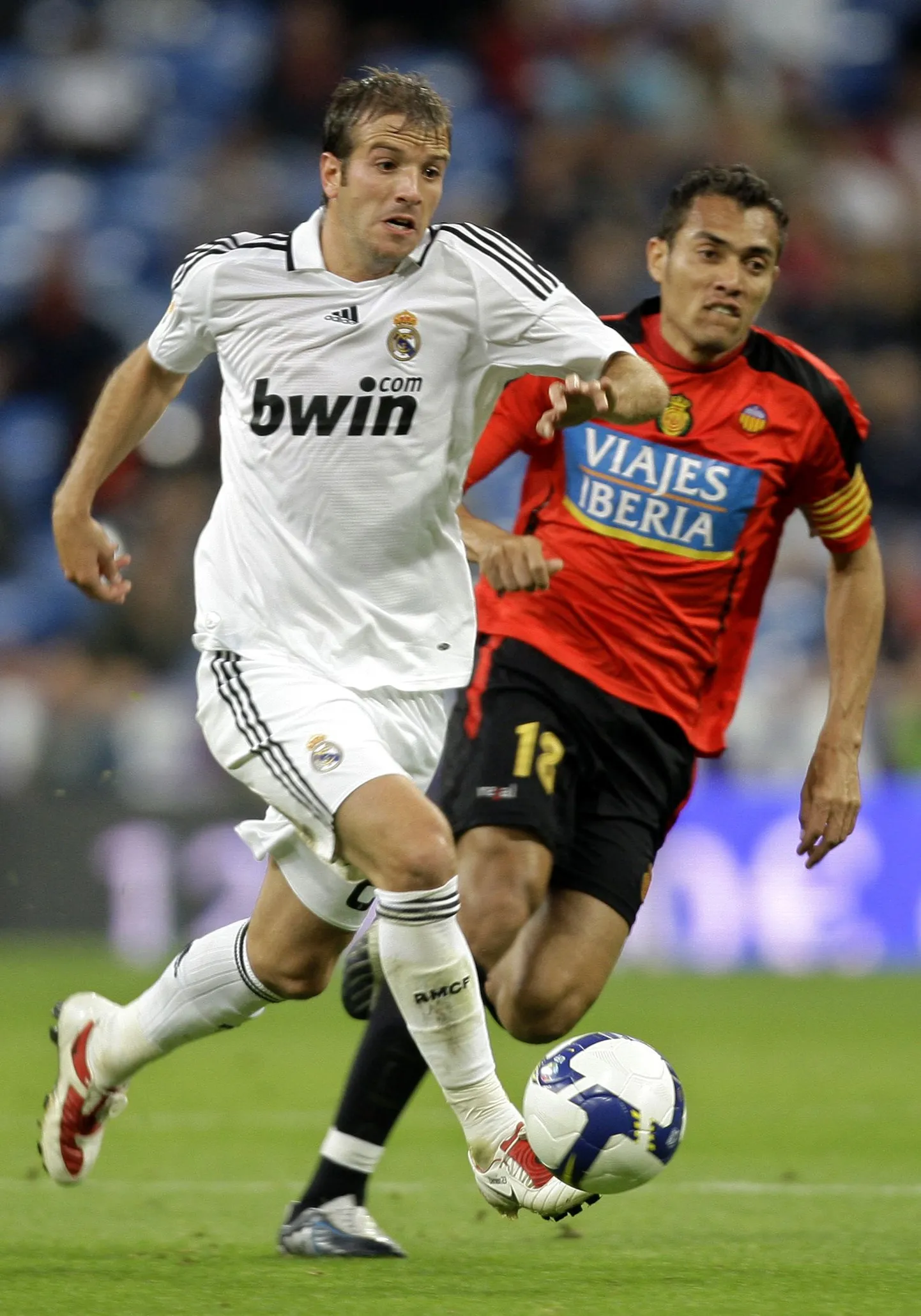 Rafael van der Vaart (valges)