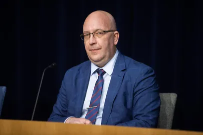 Arvo Aller, EKREÜmarpuidu väljavedu tuleb piirata ja kindlasti tuleb arendada puidukeemia valdkonda. Iga täiendav lisandväärtus tagab piirkondades töökohad ja maksulaekumised.
