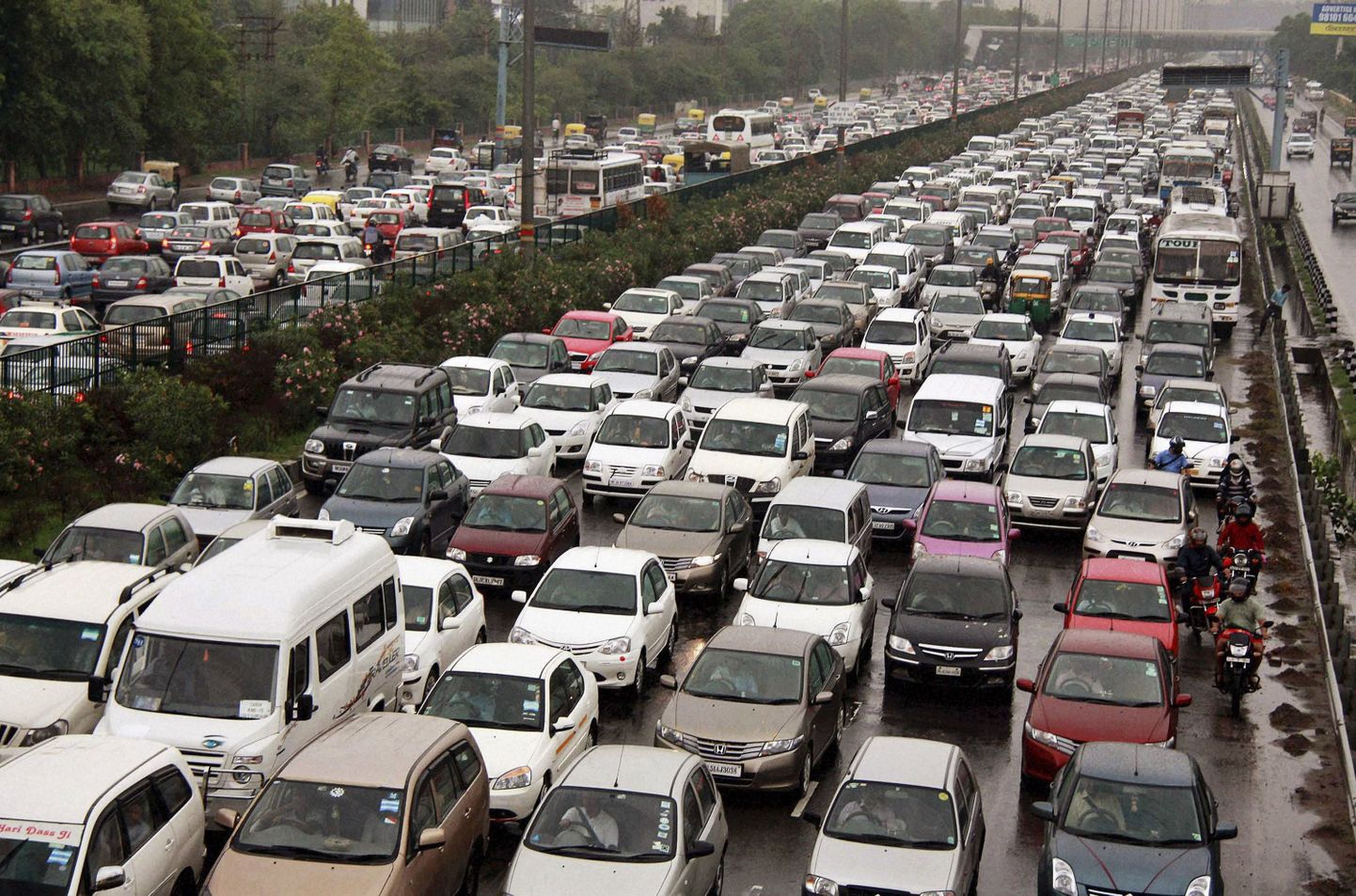 Elektrikatkestus põhjustas New Delhis suuri liiklusummikuid