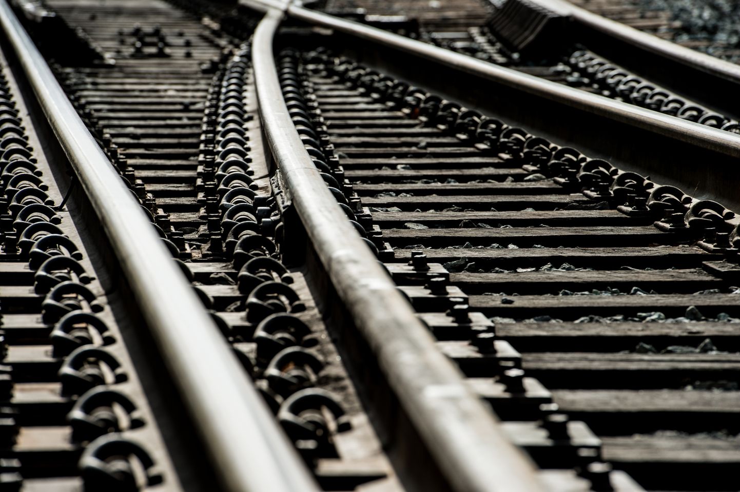 Железнодорожные рельсы. Иллюстративное фото