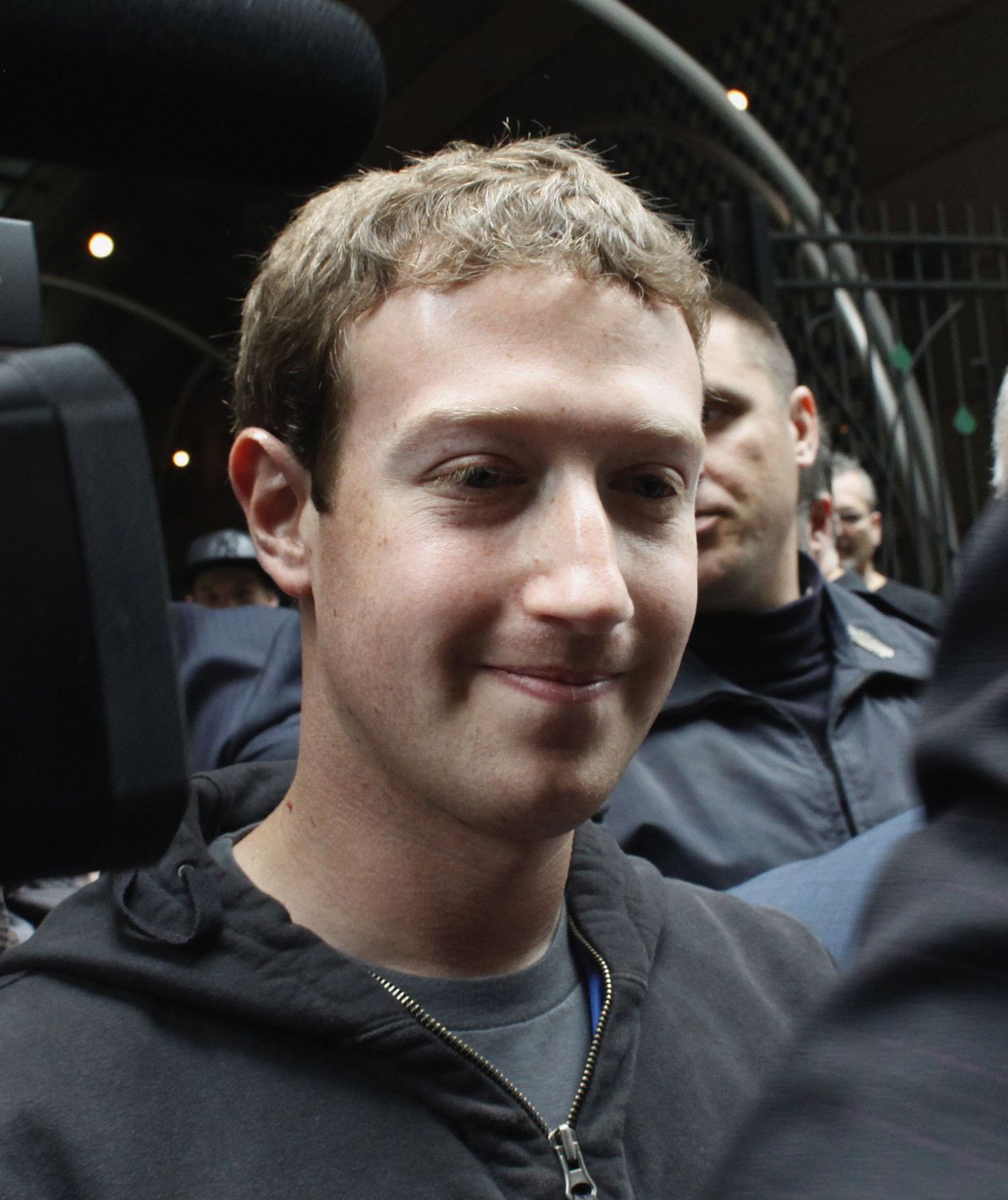 Facebooki tegevjuht Mark Zuckerberg annetas pool miljardit dollarit.