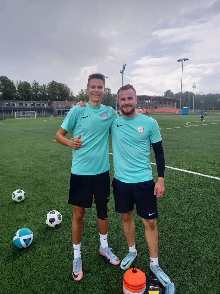 FC Wolframi tegemisi veavad peamiselt eest Robin Kristofer Kalme (vasakul) ja Hans-Andero Kivi.