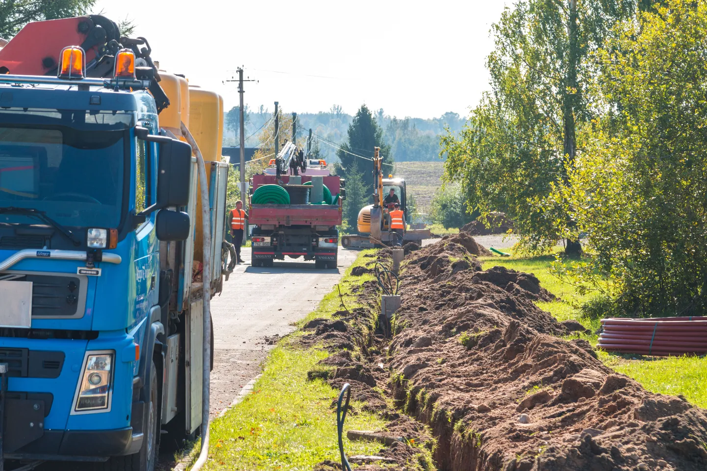 Valgas Võnnu ja Leiva tänava kandis on tänavavalgustustöödega alustatud. Kokku paigaldatakse linna tänavatele aasta lõpuks 200 uut valguspunkti.
