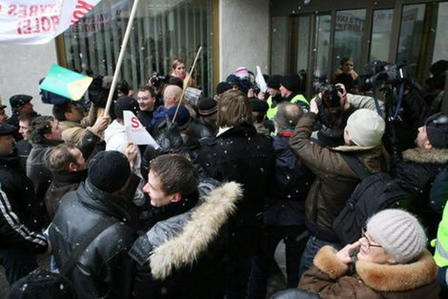 Участники акции протеста в Литве.