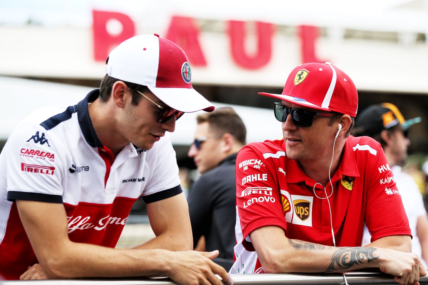 Charles Leclerc ja Kimi Räikkönen.
