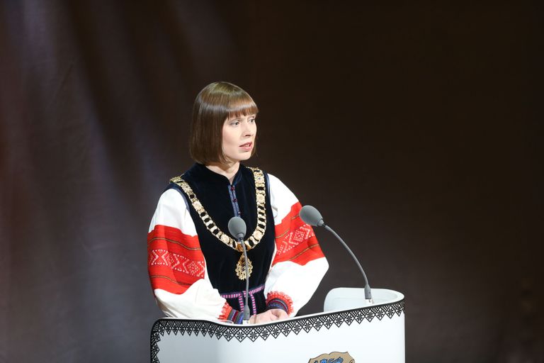 President Kersti Kaljulaid pidas Tallinnas Estonia kontsedisaalis vabariigi aastapäeva kõne. Исторический момент для Керсти Кальюлайд.