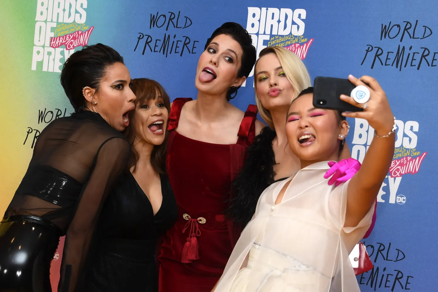«Röövlinnud (ja Harley Quinni erakordne vabanemine)» näitlejad Jurnee Smollett-Bell, Rosie Perez, Mary Elizabeth Winstead, Margot Robbie ja Ella Jay Brasco filmi esilinastusel