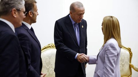 Erdoğan kutsus Itaalia peaministrit üles suitsetamisest loobuma