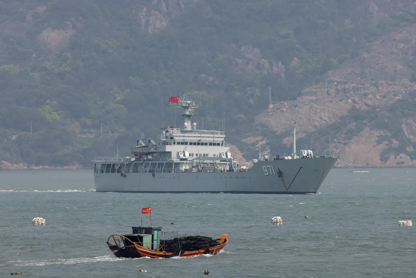 Ķīnas kara kuģis.