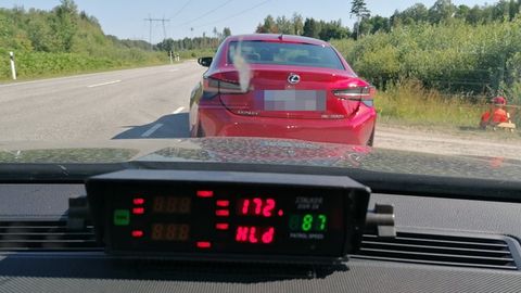 Полиция остановила гражданина Латвии, который ехал со скоростью 172 км/ч