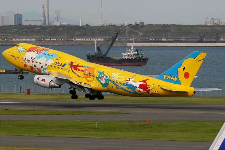ANA lennukid on tuntud oma kohati väga rõõmsameelsete värvikuubede poolest. Pilt Pokemoni temaatilisest värvilahendusest pärineb 2009. aastast
