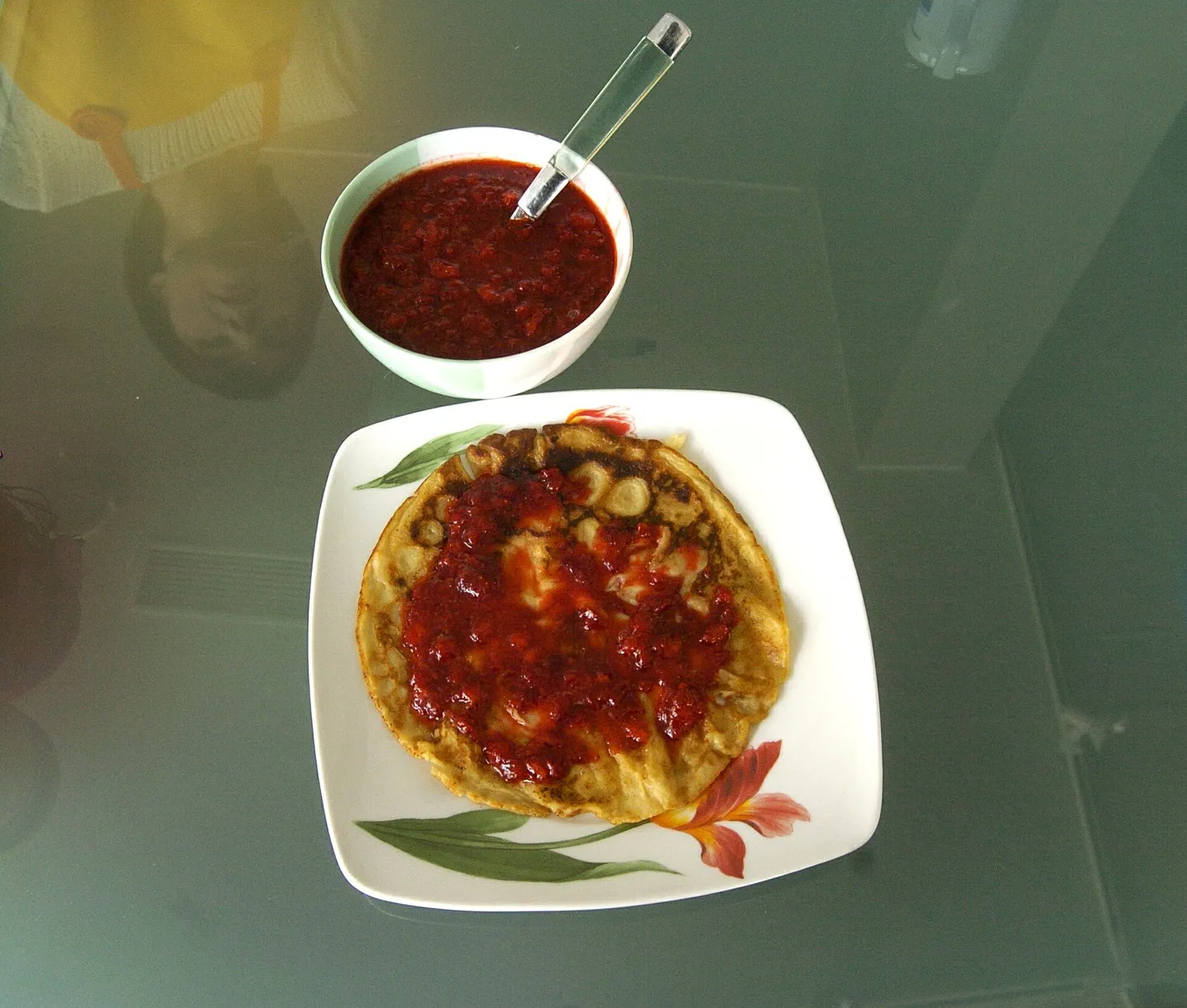 Pannkook maasikamoosiga.