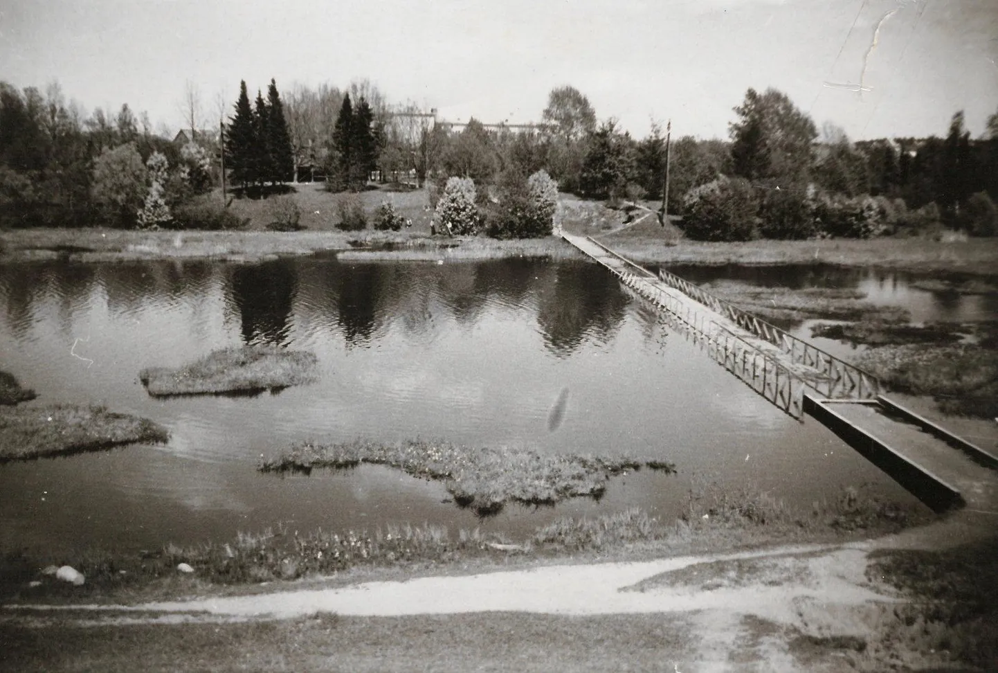 Selline oli Kondase sild 1956. aastal. Sild oli kohalike hulgas väga populaarne läbi aegade.