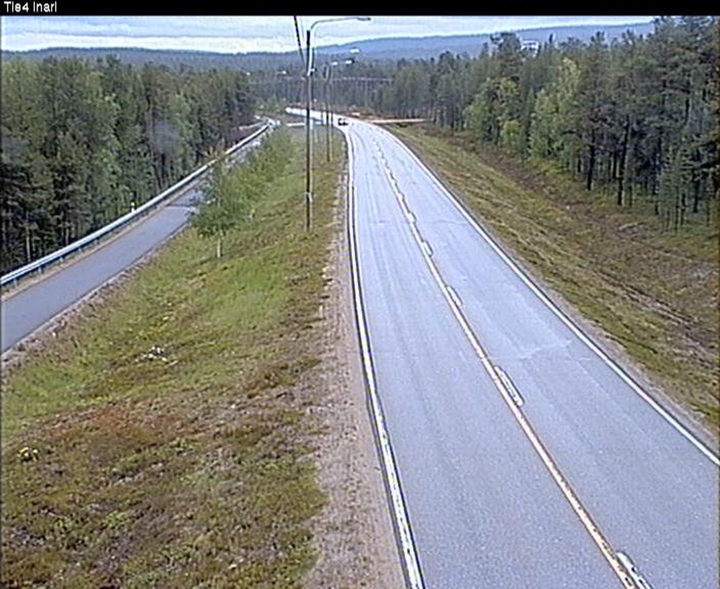 Inarist Utsjoki suunas kulgev maantee täna kella 15.33 paiku, mil õhutemperatuur oli 14,2 kraadi.